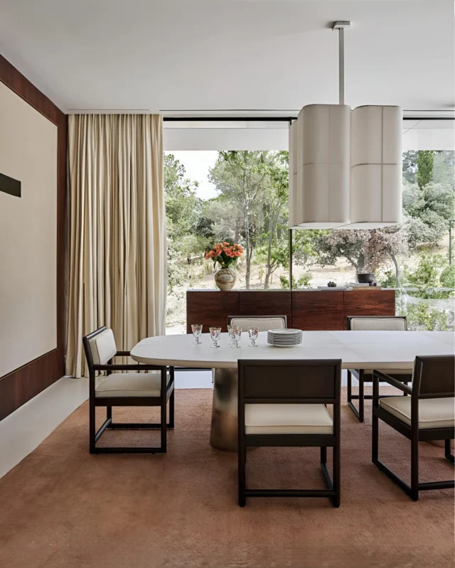 - In the dining room of this refined Casa Muñoz project, the sculptural Brasilia Pendant by Michel Boyer for Ozone Luminaire floats above a custom dining set, embodying the same balance of strength and restraint that defines the space.A modernist icon reinterpreted for today, its geometric purity and diffused light capture the essence of luxe intérieur—discreet, architectural, and timeless.✨ Featured in AD France
📷 Giulio Ghirardi | Words Nicolas Milon | Styling Sarah de Beaumont•••#MichelBoyer #OzoneLuminaire #BrasiliaPendant #CasaMuñoz #ADFrance #DesignIcon #ModernistDesign #LightingDesign #LuxuryInteriors #ArchitecturalLighting #SouthHillHome